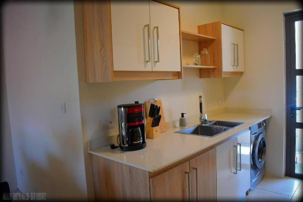 Modern And Cosy Condo: Westwood Apartments Flic-en-Flacq المظهر الخارجي الصورة